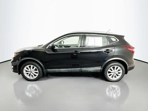Magnetic Black Pearl 2020 Nissan Rogue Sport SV