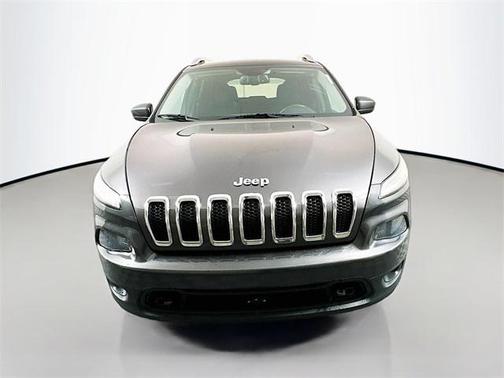 Granite Crystal Metallic Clearcoat 2016 Jeep Cherokee Latitude
