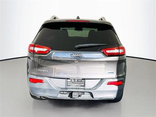 Granite Crystal Metallic Clearcoat 2016 Jeep Cherokee Latitude