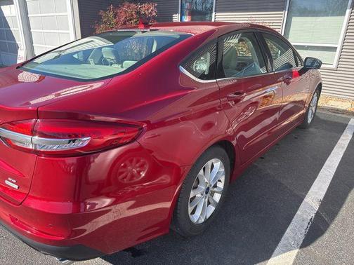 2020 Ford Fusion SE