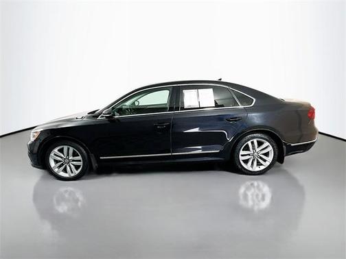 2017 Volkswagen Passat 1.8T SE w/Technology