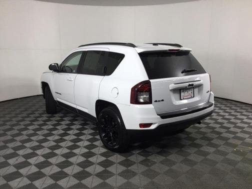 Photo 5 of 26 of 2015 Jeep Compass Sport