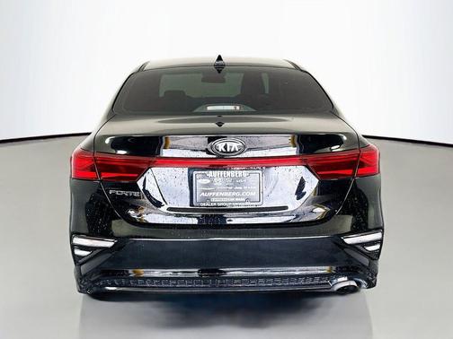 Aurora Black Pearl 2020 Kia Forte LXS