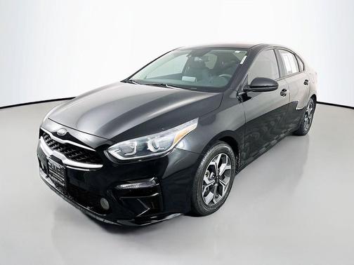 Aurora Black Pearl 2020 Kia Forte LXS