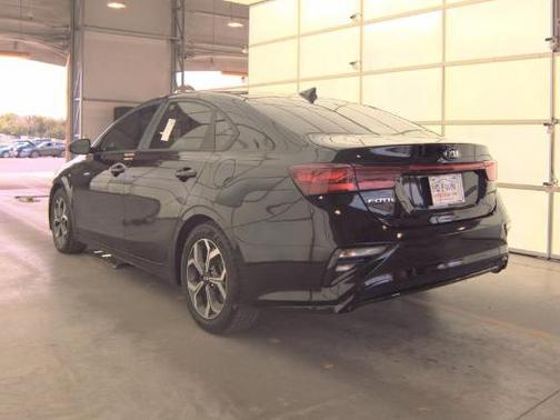 Aurora Black Pearl 2020 Kia Forte LXS