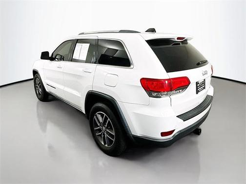 2018 Jeep Grand Cherokee Laredo E