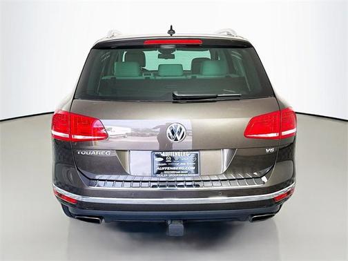 2016 Volkswagen Touareg VR6 Lux