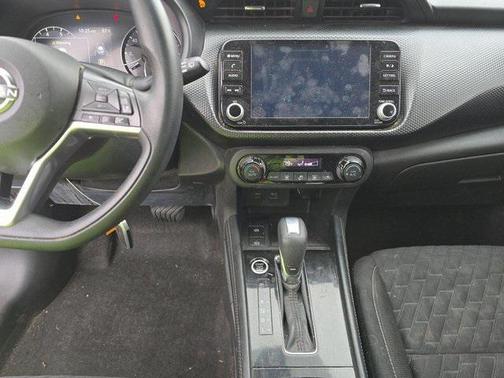 2022 Nissan Kicks SV