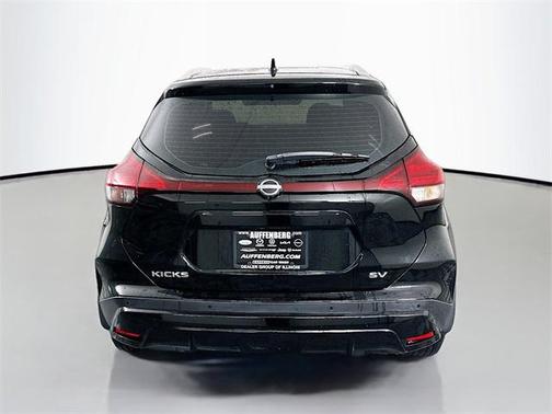 2022 Nissan Kicks SV
