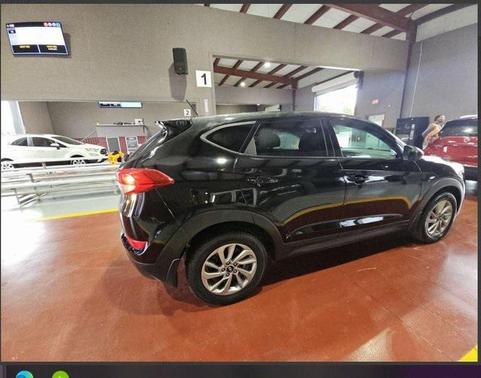 2016 Hyundai TUCSON SE