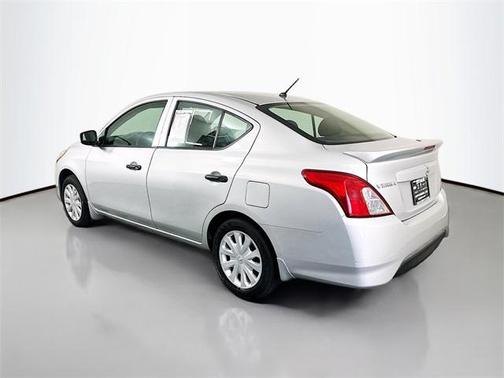 2017 Nissan Versa 1.6 S+