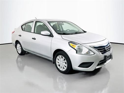2017 Nissan Versa 1.6 S+