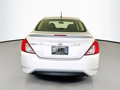 2017 Nissan Versa 1.6 S+