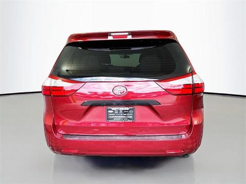 2015 Toyota Sienna SE