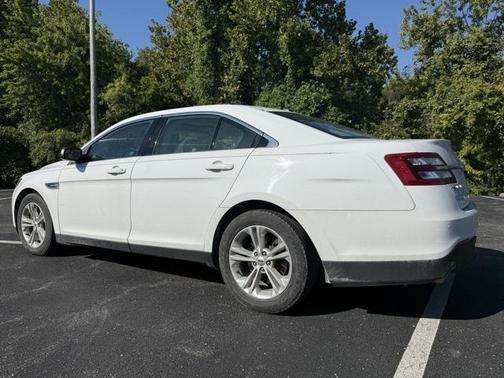 2015 Ford Taurus SEL