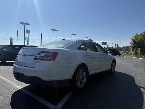 2015 Ford Taurus SEL