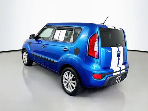Alien Pearl Metallic 2013 Kia Soul +