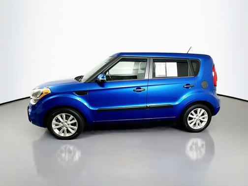 Alien Pearl Metallic 2013 Kia Soul +