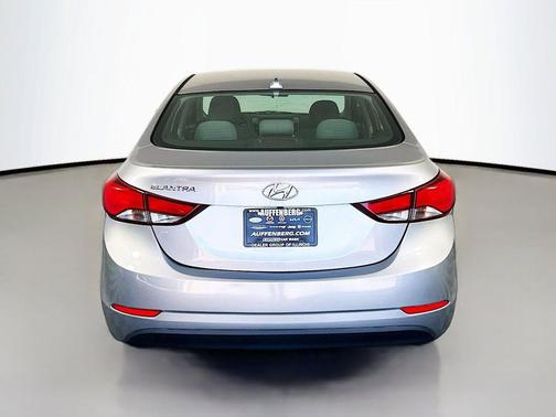 Shale Gray Metallic 2015 Hyundai ELANTRA SE