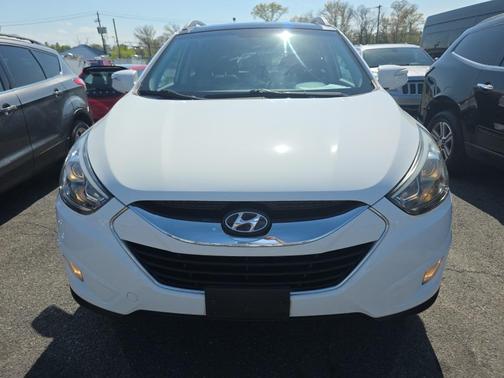 Winter White Solid 2015 Hyundai TUCSON Limited