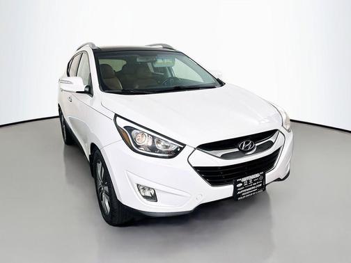 Winter White 2015 Hyundai TUCSON Limited