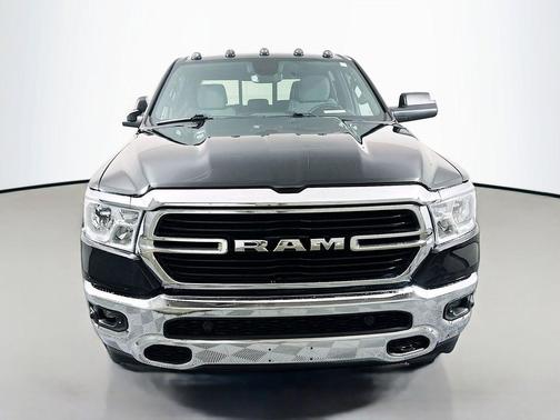 Diamond Black Crystal Pearlcoat 2020 RAM 1500 Big Horn/Lone Star