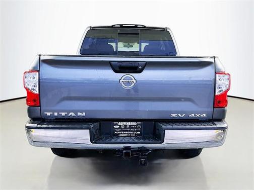 2017 Nissan Titan SV