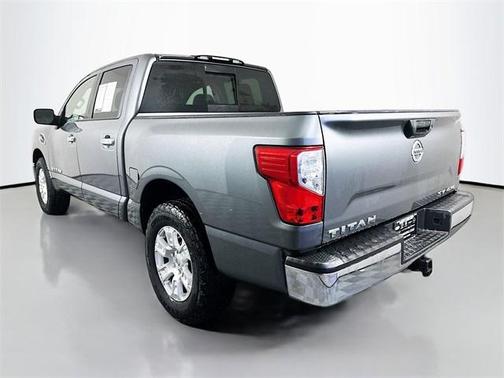 2017 Nissan Titan SV