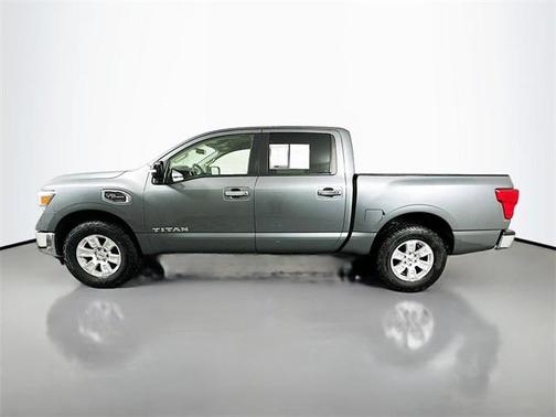 2017 Nissan Titan SV