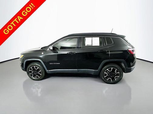 Diamond Black Crystal Pearlcoat 2019 Jeep Compass Trailhawk