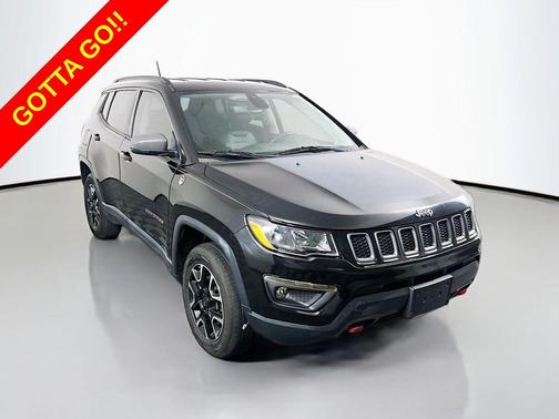 Diamond Black Crystal Pearlcoat 2019 Jeep Compass Trailhawk