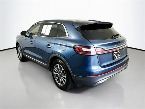 2019 Lincoln Nautilus Select