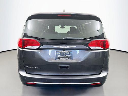 Granite Crystal Metallic Clearcoat 2020 Chrysler Pacifica Touring L