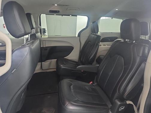 Granite Crystal Metallic Clearcoat 2020 Chrysler Pacifica Touring L