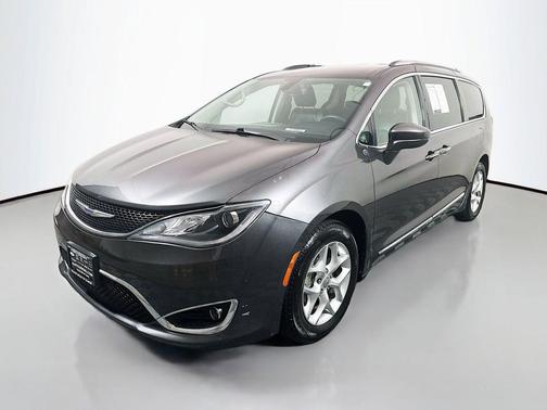 Granite Crystal Metallic Clearcoat 2020 Chrysler Pacifica Touring L