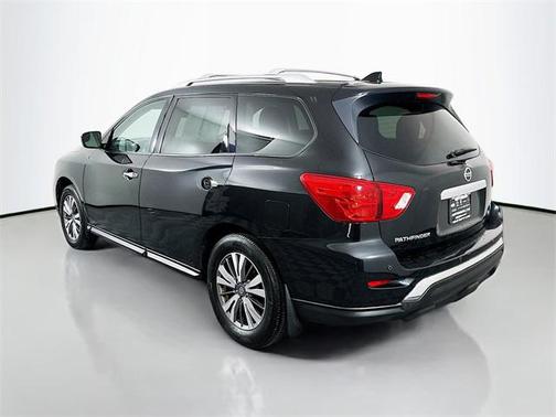 2020 Nissan Pathfinder S