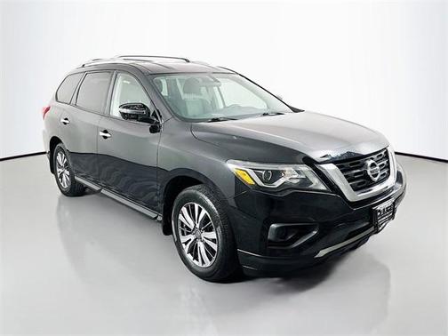 2020 Nissan Pathfinder S