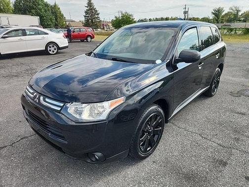 2014 Mitsubishi Outlander ES
