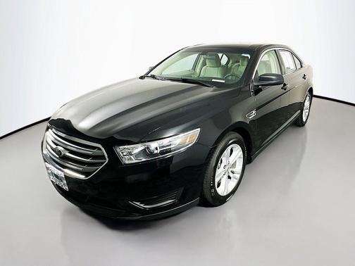 Shadow Black 2018 Ford Taurus SE
