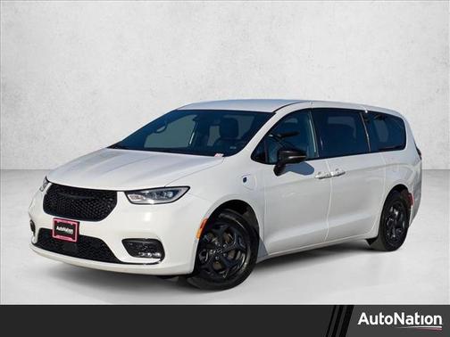 2024 Chrysler Pacifica Hybrid S Appearance Pkg