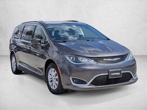Granite Crystal Metallic Clearcoat 2019 Chrysler Pacifica Touring L