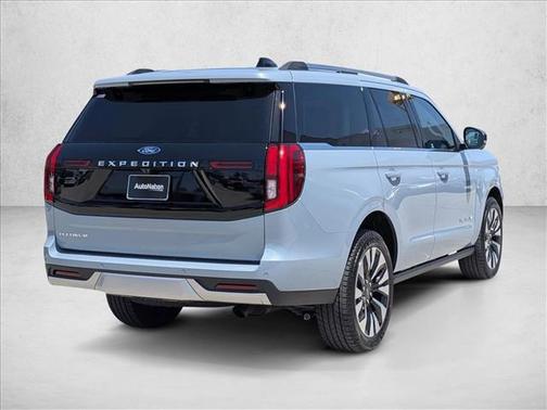 Glacier Gray Metallic Tri-Coat 2026 Ford Expedition Platinum