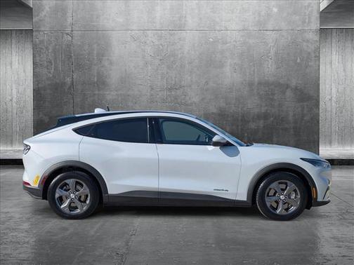 2022 Ford Mustang Mach-E Select