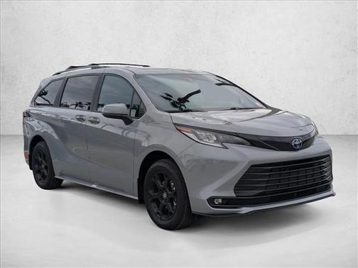 2025 Toyota Sienna Woodland Edition