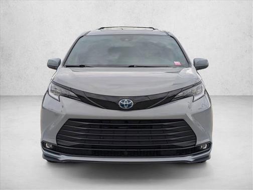 2025 Toyota Sienna Woodland Edition