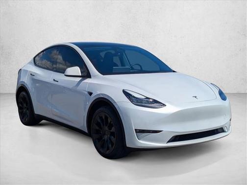 Pearl White Multi-Coat 2022 Tesla Model Y Long Range Dual Motor All-Wheel Drive