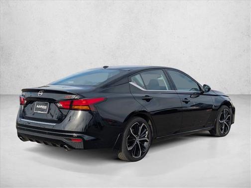 2023 Nissan Altima SR FWD