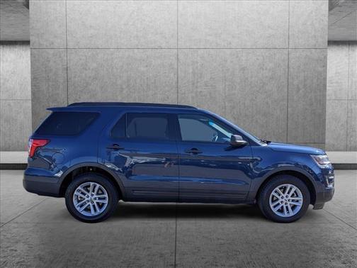 Photo 5 of 26 of 2017 Ford Explorer Base