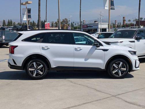 Glacial White Pearl 2021 Kia Sorento S
