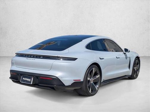Carrara White Metallic 2022 Porsche Taycan 4S